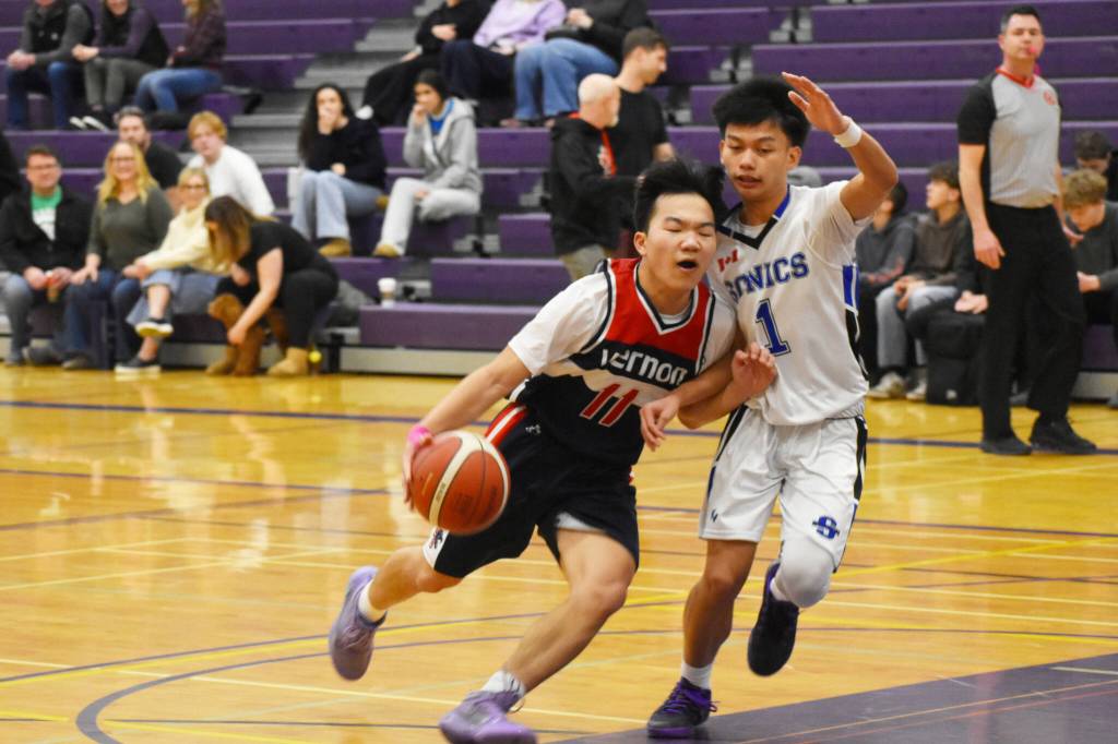 Vernon Secondary School battles the Seaton Sonics (Vernon) in round-robin play at the Okanagan 3A Sr. Boys Basketball Championships at the Penticton Secondary School gymnasium on Feb. 20, 2026. (Logan Lockhart/Western News)